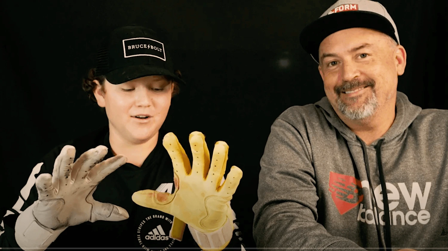 Bruce Bolt PREMIUM PRO Short Cuff Batting Gloves: GREEN 3 Bruce Bolt PREMIUM PRO Short Cuff Batting Gloves: GREEN - Image 3